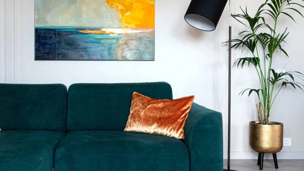 Интерьер с диваном Интерьер с диваном