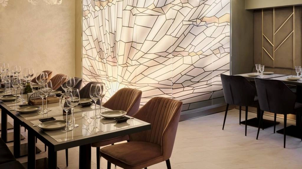 Стулья Berg из бархата на заказ для банкетного зала Стулья Berg из бархата на заказ для банкетного зала