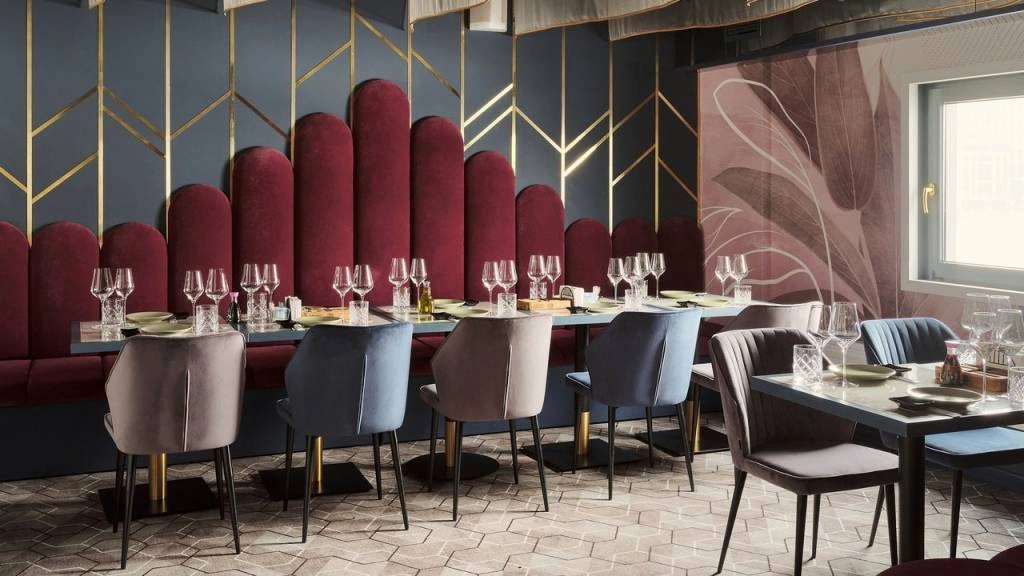 Стулья Hunt для банкетного зала под ваш интерьер Стулья Hunt для банкетного зала под ваш интерьер