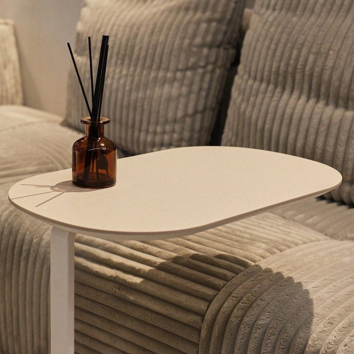 Журнальный столик приставной Side пластик кашемир / опора белая фото