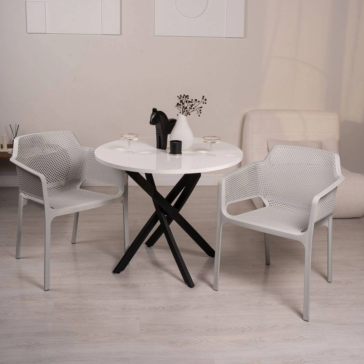 Стул Node с подлокотниками, (комплект 4 шт), пластик светло-серый изображение Стул Node с подлокотниками, (комплект 4 шт), пластик светло-серый фото