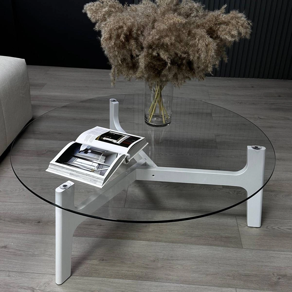 Журнальный столик Woddy D900 массив + стекло / опоры белая глазурь изображение Журнальный столик Woddy D900 массив + стекло / опоры белая глазурь фото