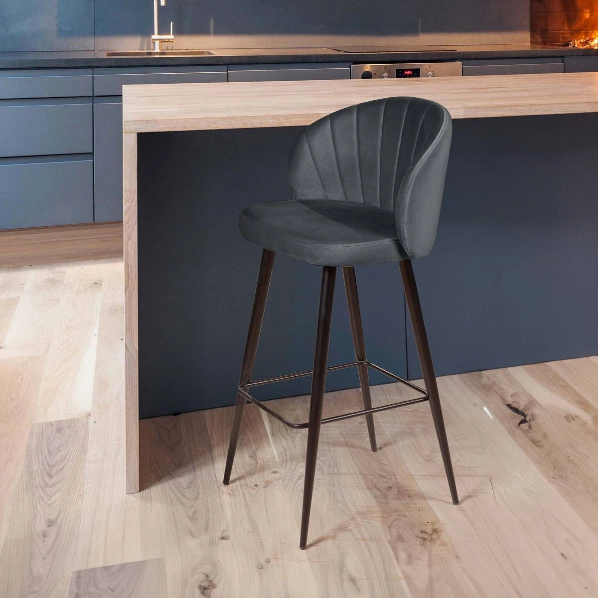 Стул барный Mont Blanc, бархат светло-серый 26 / черный конус изображение Стул барный Mont Blanc, бархат светло-серый 26 / черный конус фото