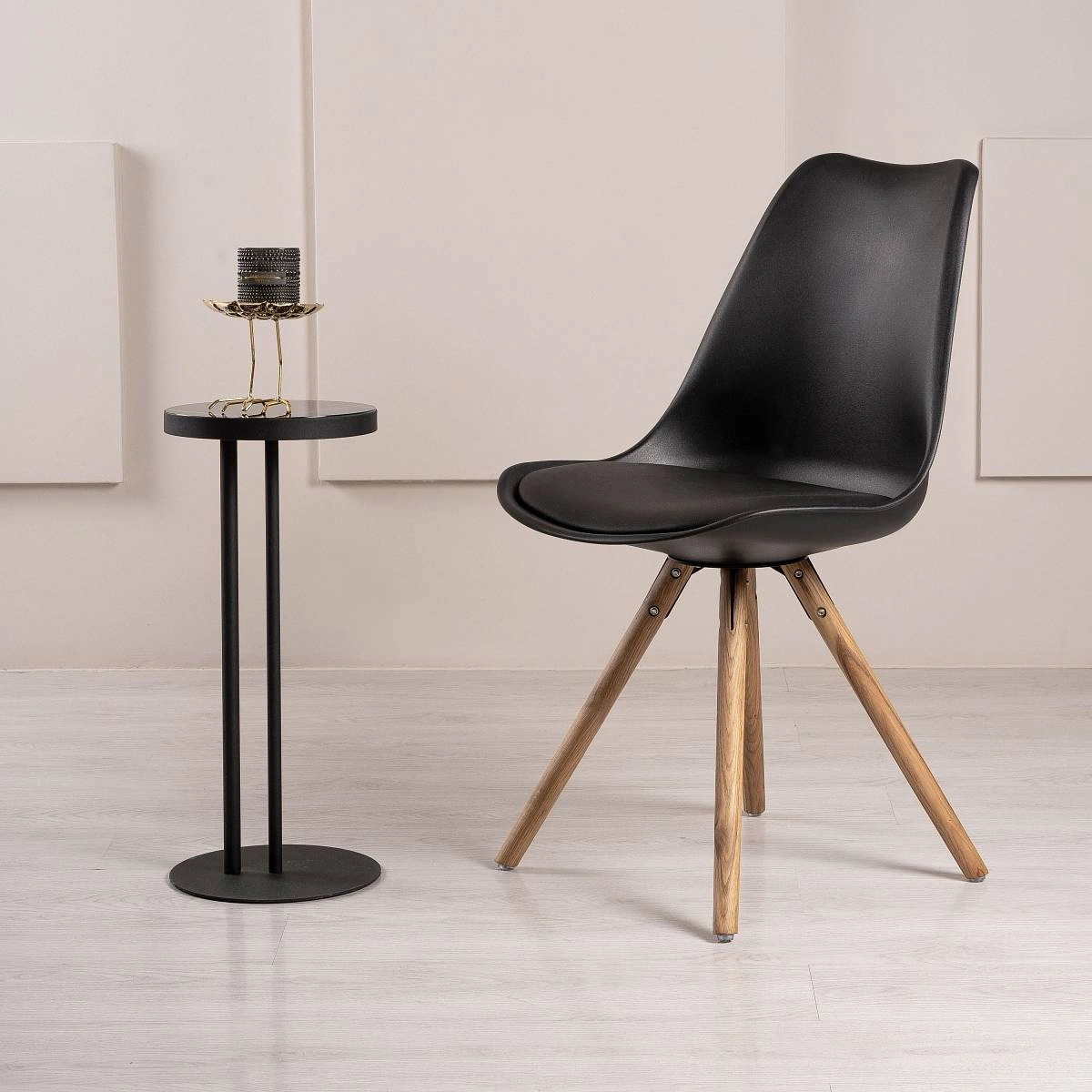 Стул Kado X, (комплект 4 шт), пластик черный / опоры дерево фото