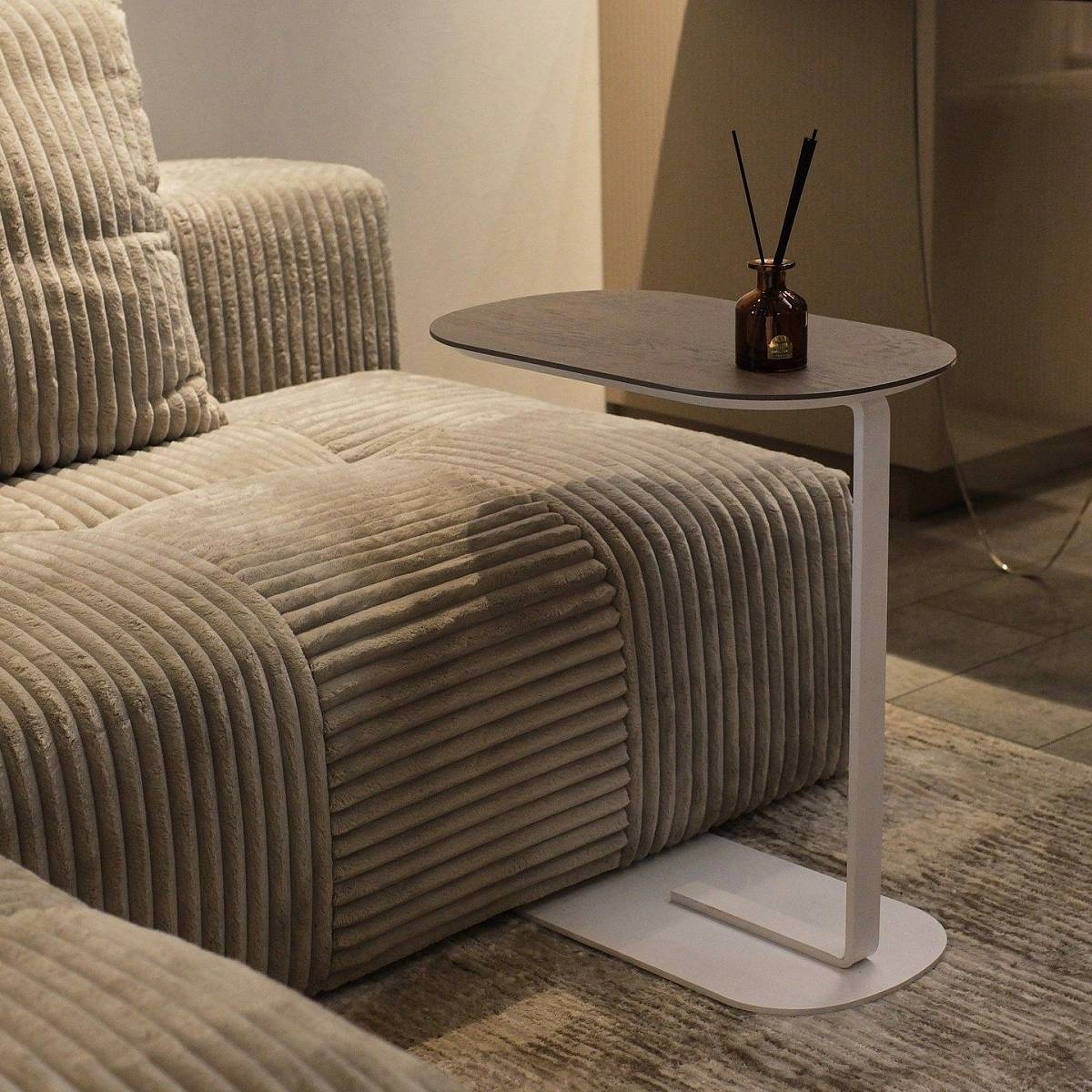 Журнальный столик приставной Side пластик сканди тмин / опора белая фото