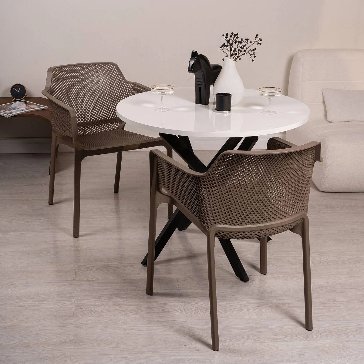 Стул Node с подлокотниками, (комплект 4 шт), пластик капучино изображение Стул Node с подлокотниками, (комплект 4 шт), пластик капучино фото