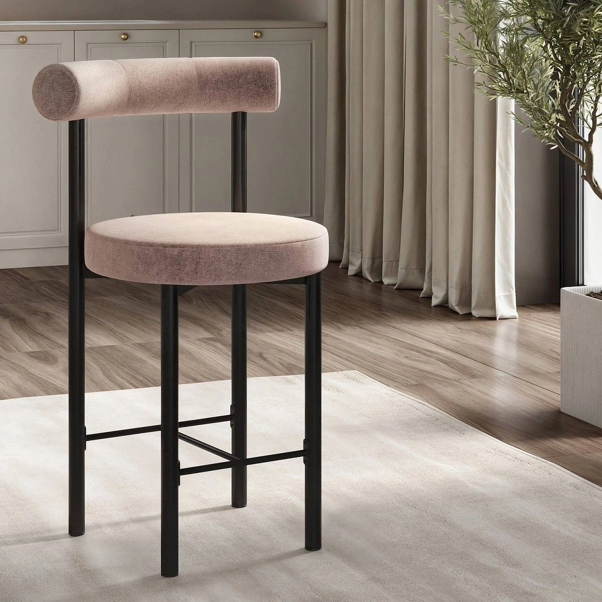 Стул полубарный Biggi, шенилл Puffy beige / опоры черные изображение Стул полубарный Biggi, шенилл Puffy beige / опоры черные фото