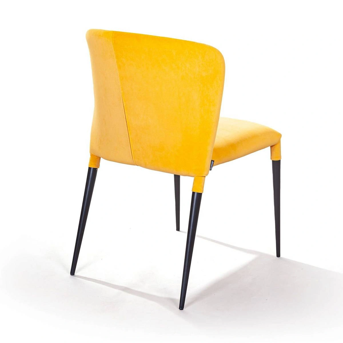 Стул Albert в шортиках, горчичный изображение Стул Albert в шортиках, горчичный фото