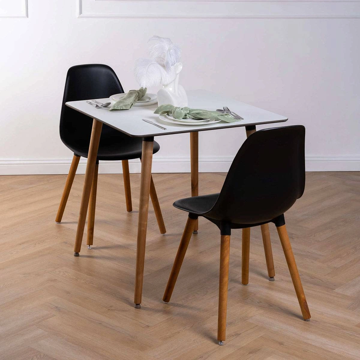 Стул Eames, (комплект 2 шт), пластик черный / опоры дерево фото